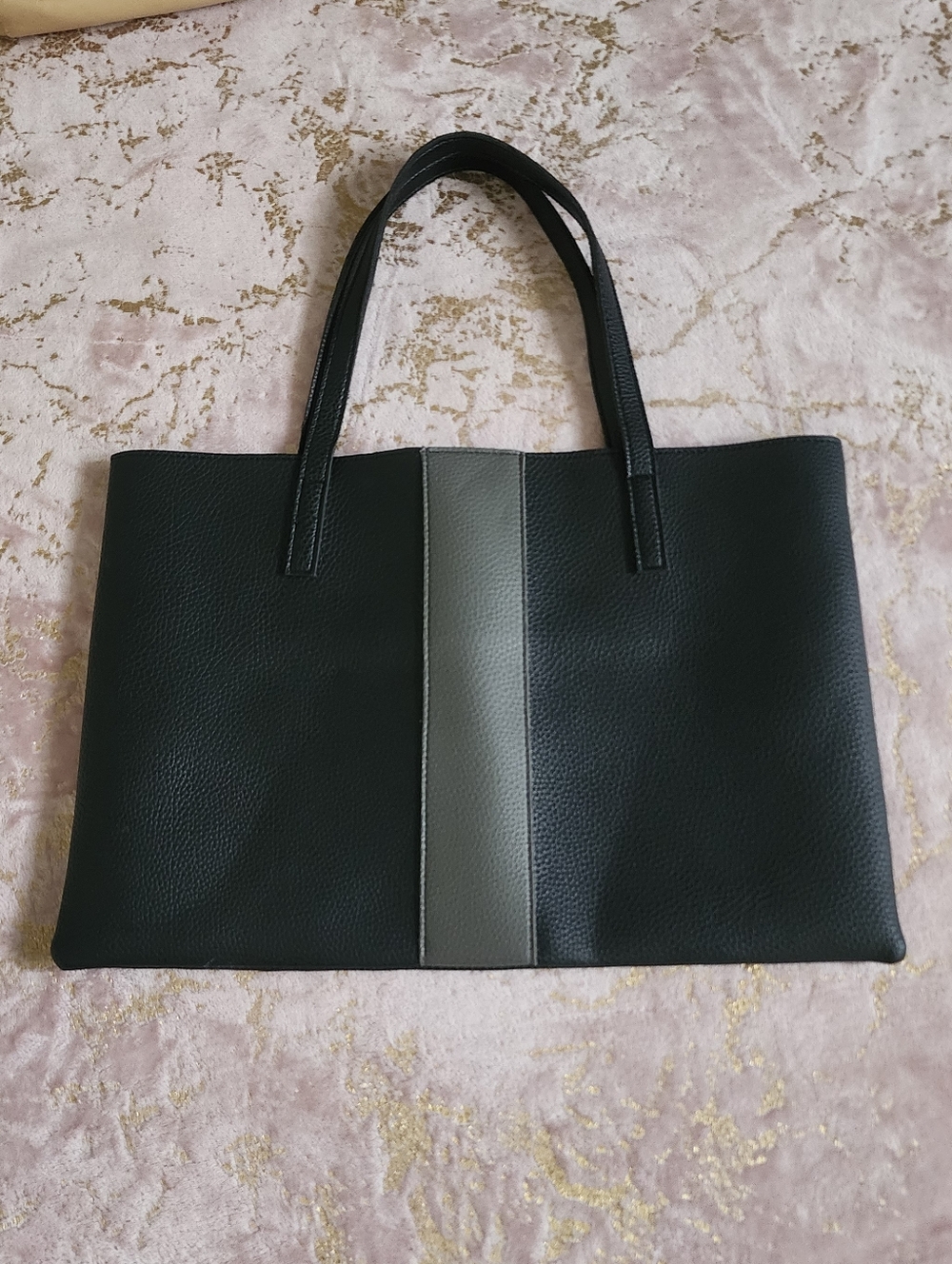 VINCE CAMUTO | Classic Black Tote Bag with Gray Center Stripe